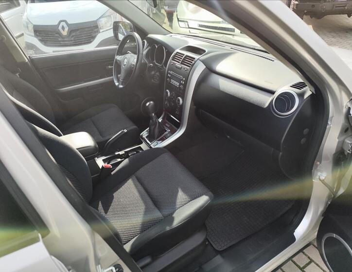 Suzuki Grand Vitara 29