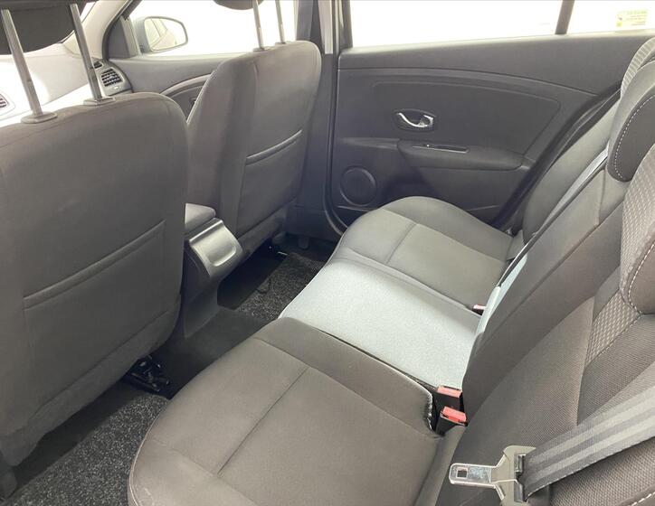 Renault Fluence 6