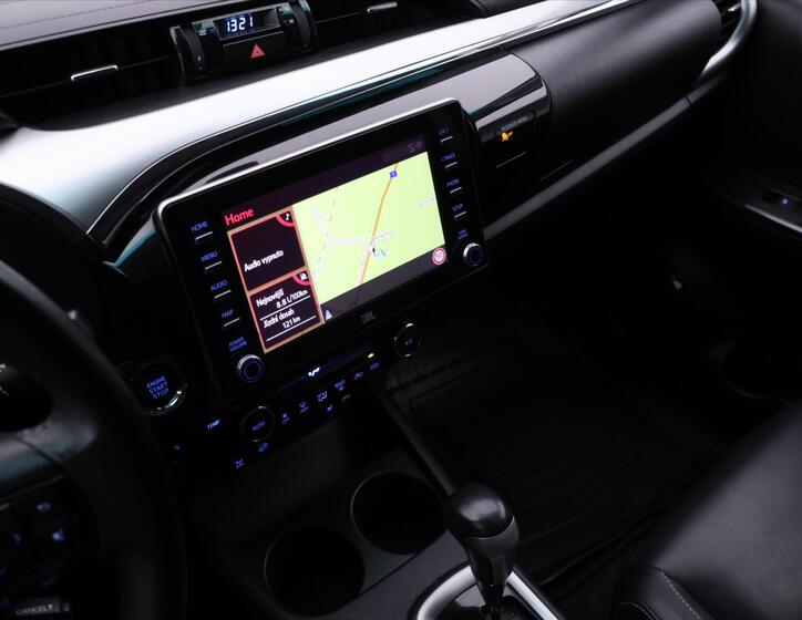 Toyota Hilux 24