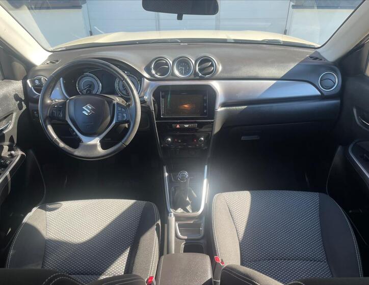 Suzuki Vitara 12