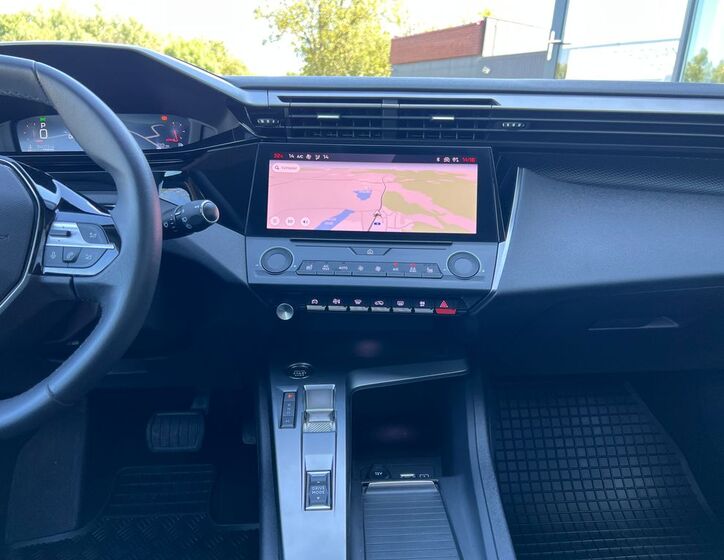 Peugeot 308 11
