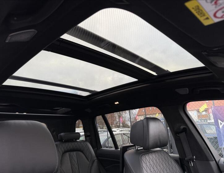 BMW X7 33