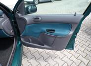 Peugeot 206 23