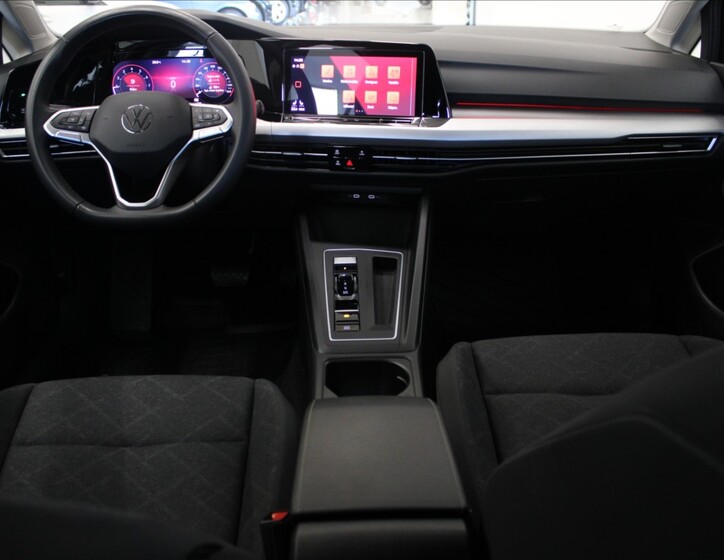 Volkswagen Golf 8