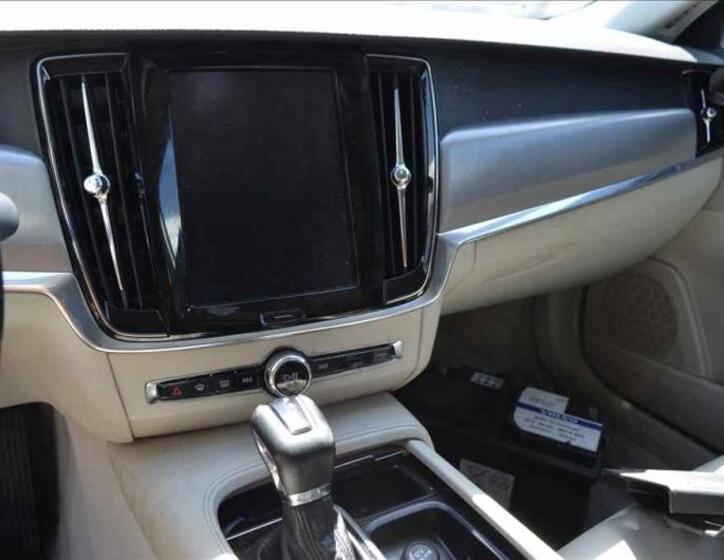 Volvo S90 19