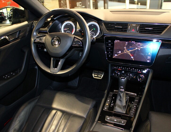 Škoda Superb 18
