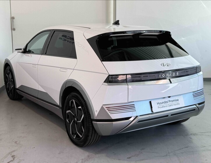 Hyundai Ioniq 5 6