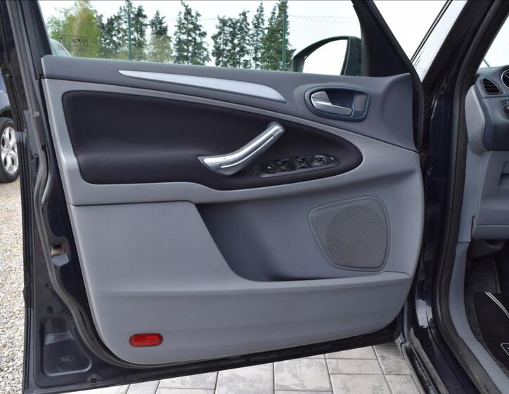 Ford Galaxy 25