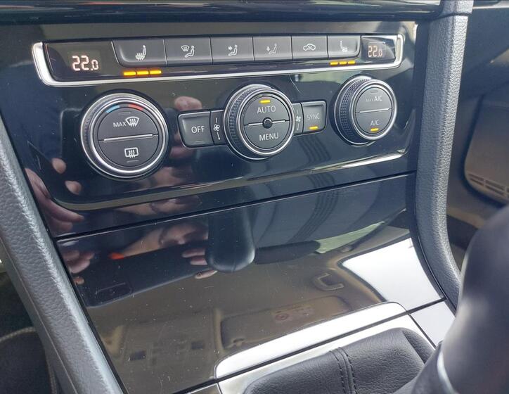 Volkswagen Golf 38
