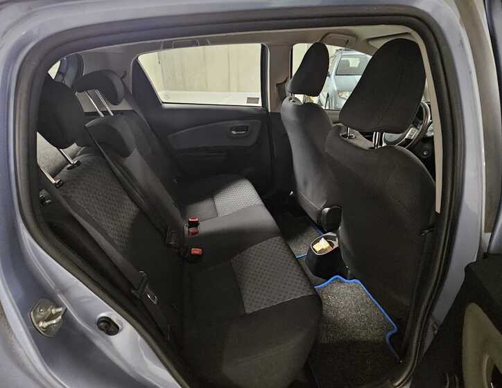 Toyota Yaris 5