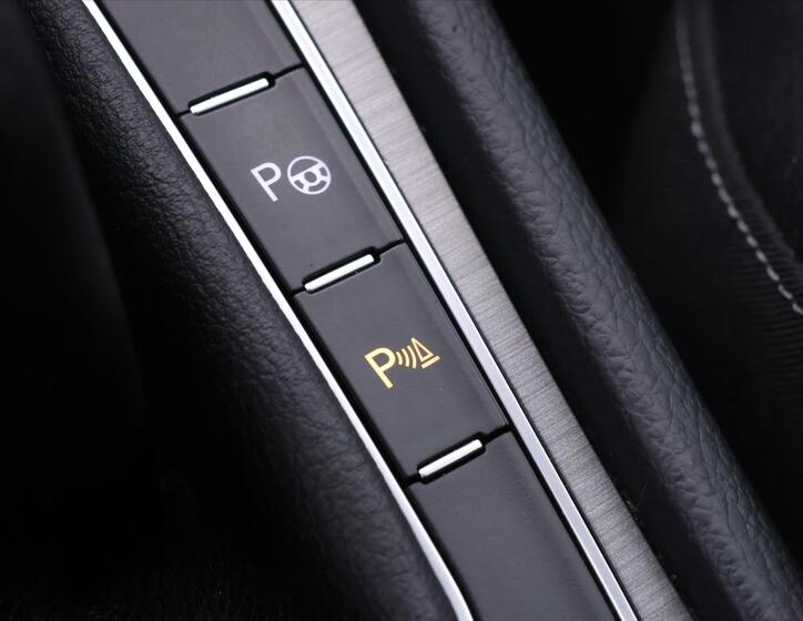 Volkswagen Golf 31