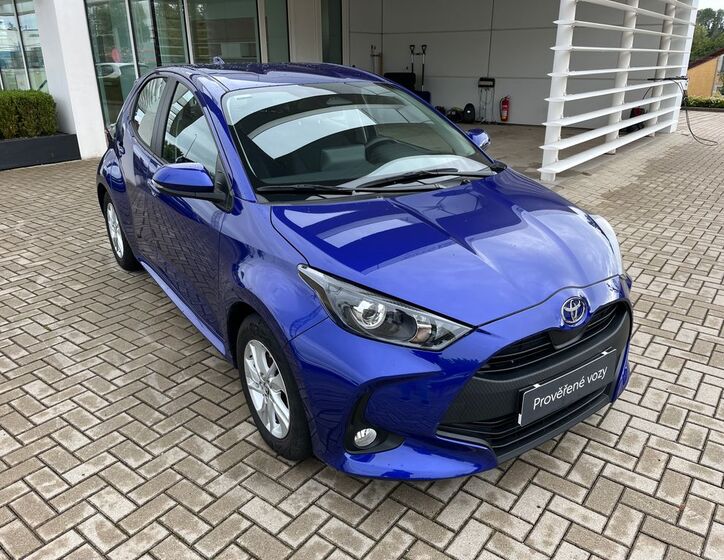 Toyota Yaris 8