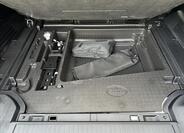 Land Rover Defender 32