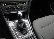 Volkswagen Golf 21