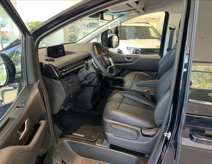Hyundai Staria 19