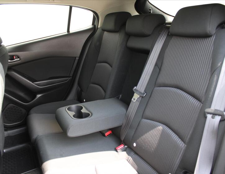 Mazda 3 11