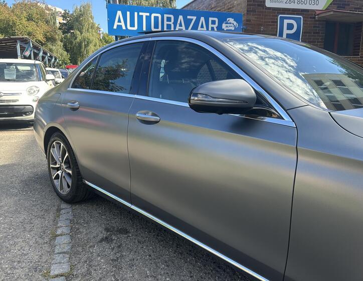 Mercedes-Benz Třídy E 12