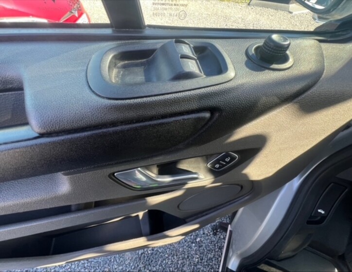 Ford Transit Custom 11