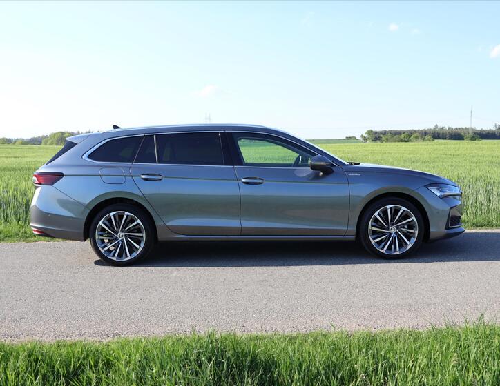 Škoda Superb 8