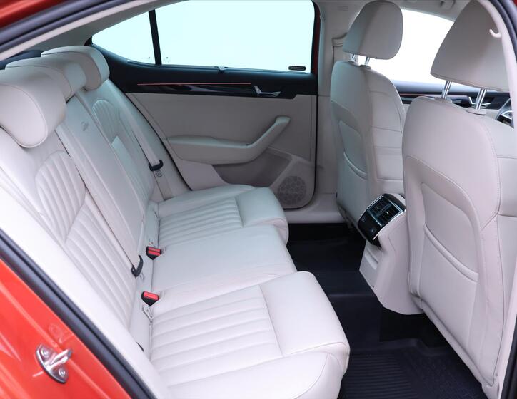 Škoda Superb 16