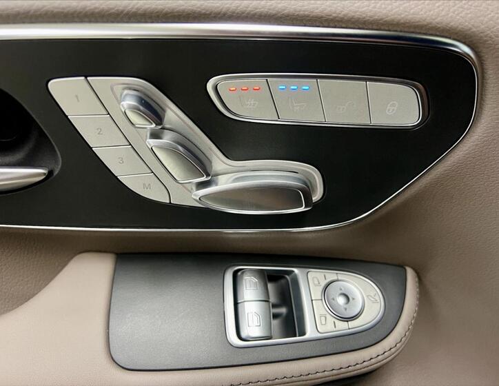Mercedes-Benz Třídy V 27