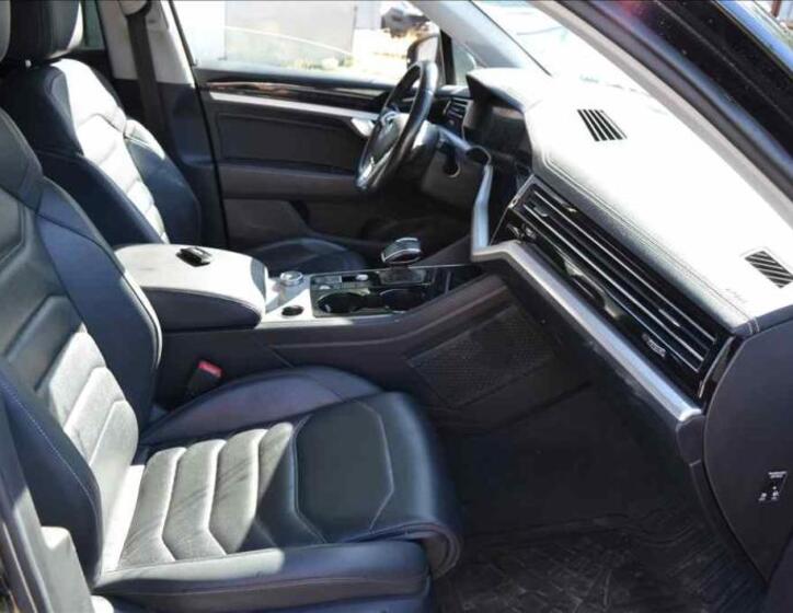 Volkswagen Touareg 18