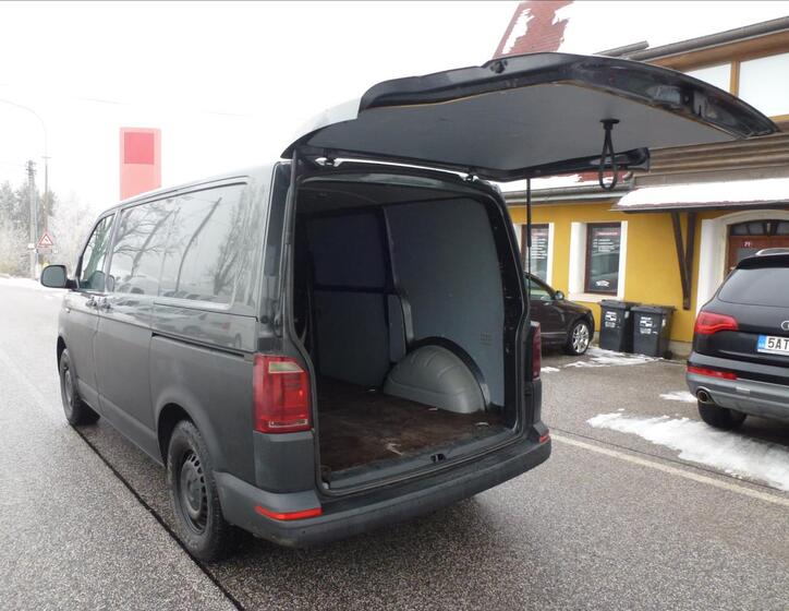 Volkswagen Transporter 18
