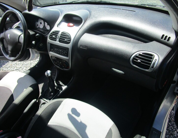 Peugeot 206 15