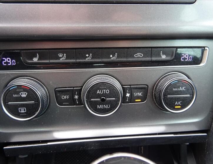 Volkswagen Golf 25