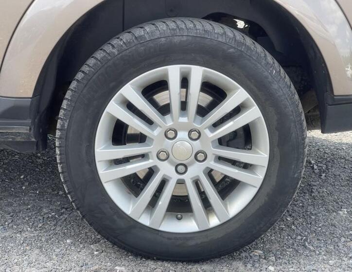 Land Rover Discovery 9
