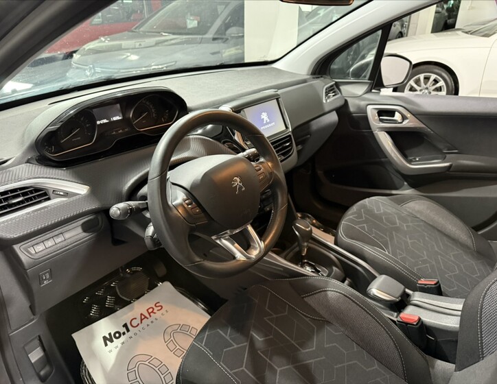 Peugeot 2008 6