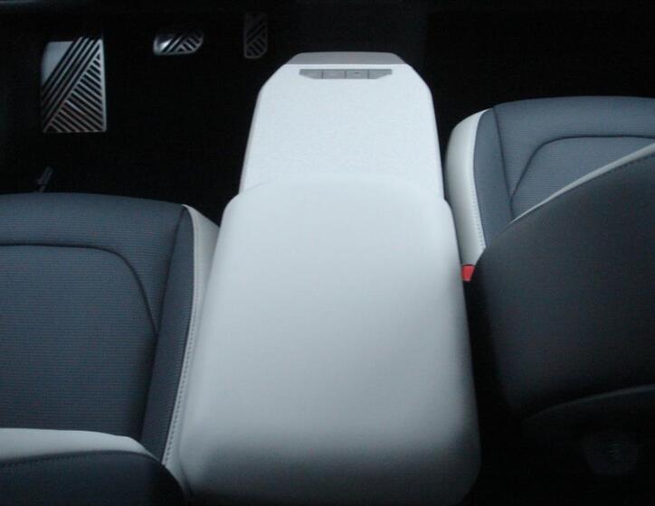 KIA EV3 31