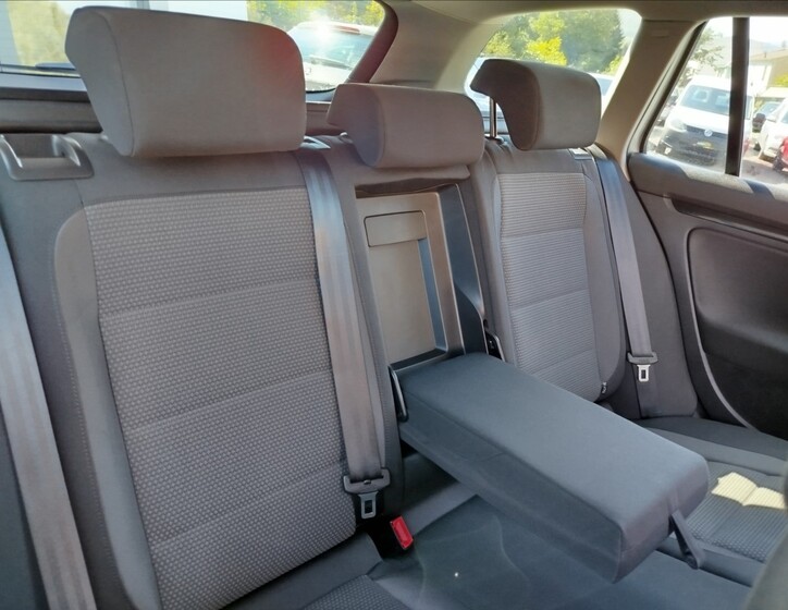 Volkswagen Golf 33