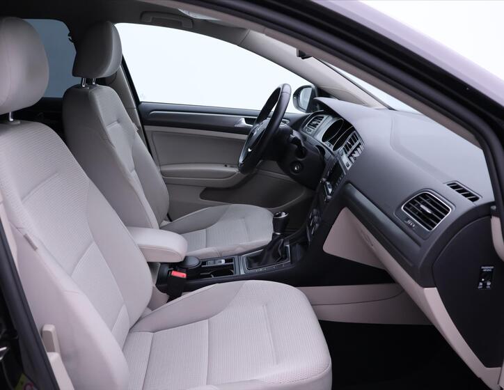 Volkswagen Golf 12