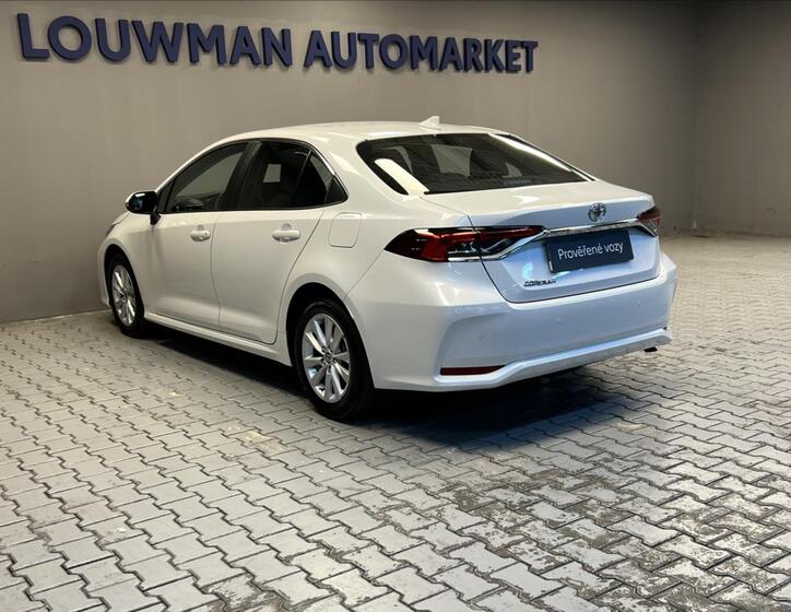 Toyota Corolla 16
