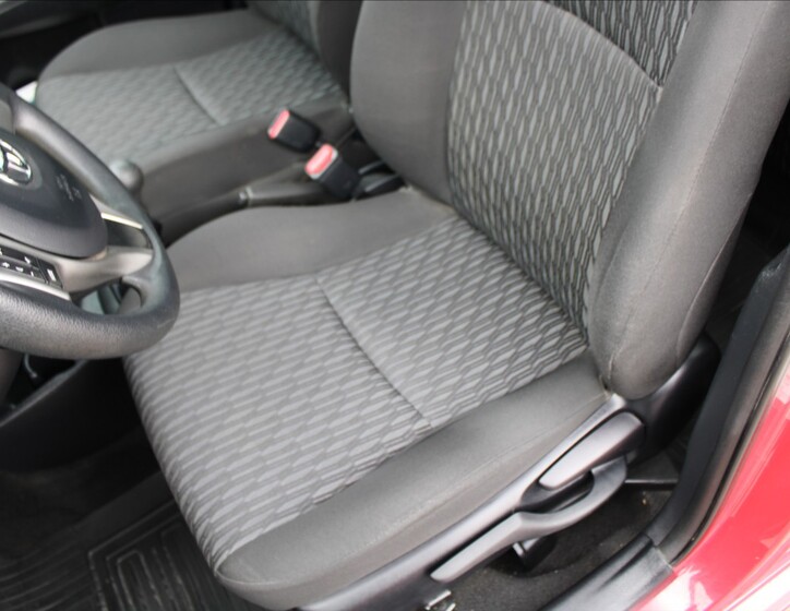 Toyota Yaris 16