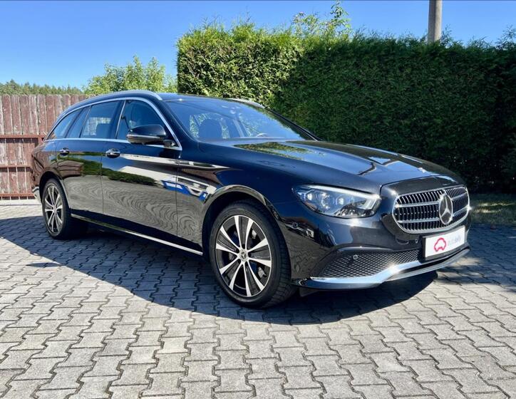 Mercedes-Benz Třídy E 8