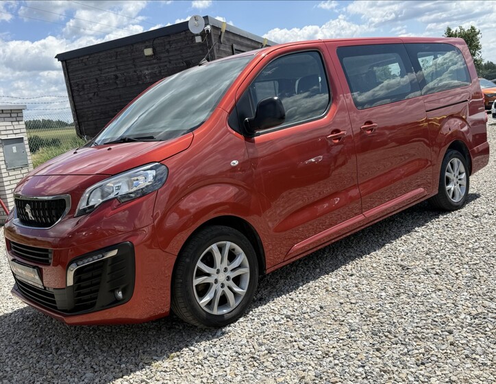 Peugeot Traveller 1