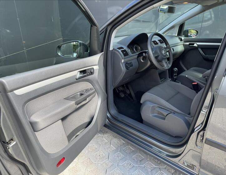Volkswagen Touran 10