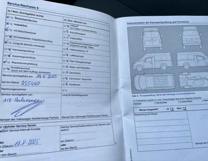 Volkswagen Caravelle 23