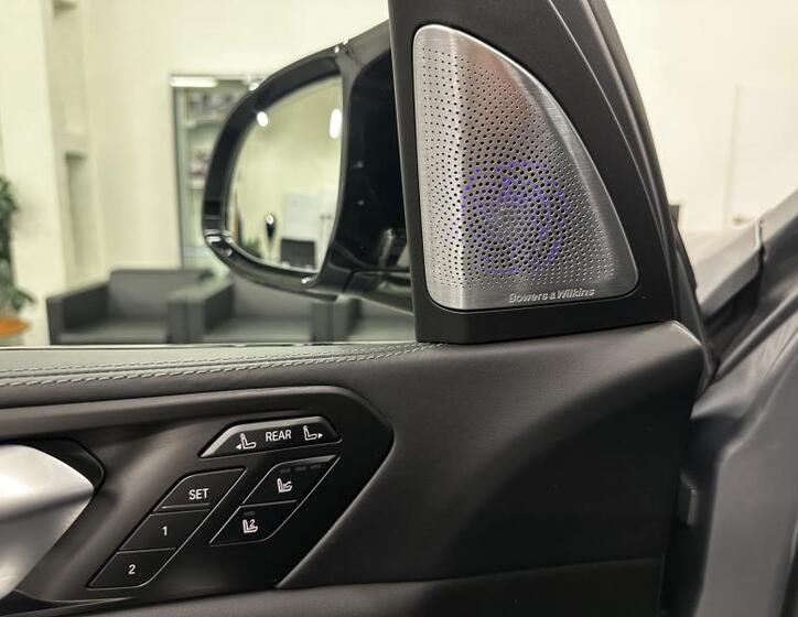 BMW X7 9