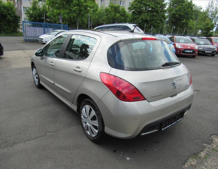 Peugeot 308 4