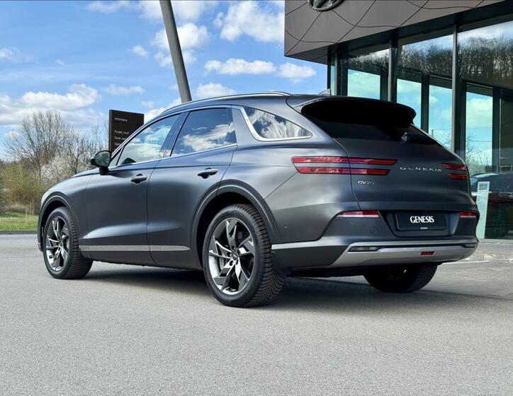 Hyundai Genesis 2