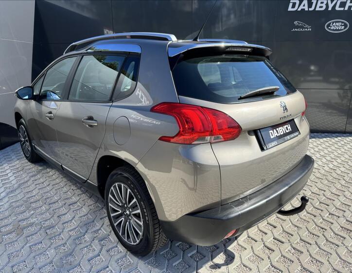 Peugeot 2008 6