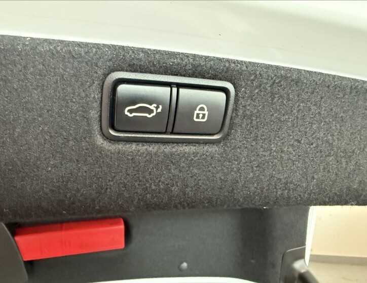 Hyundai Genesis 26