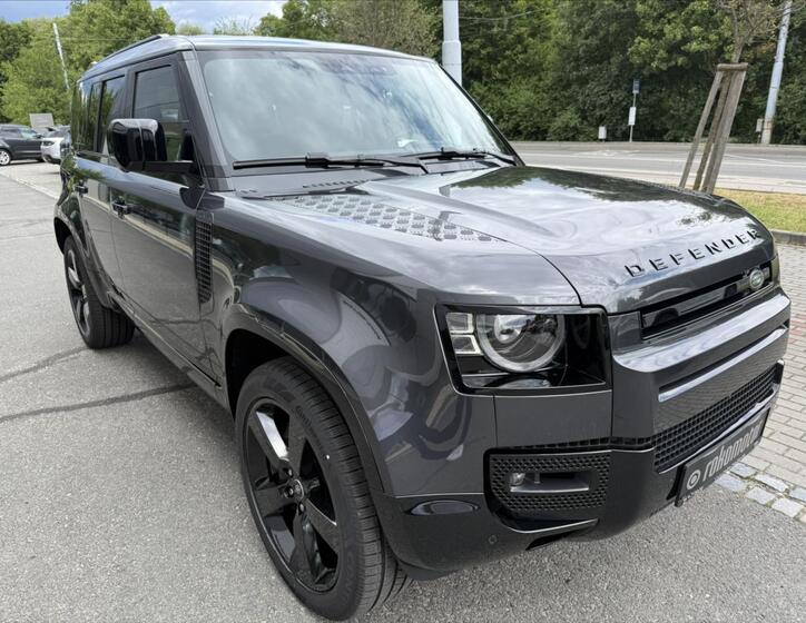 Land Rover Defender 5