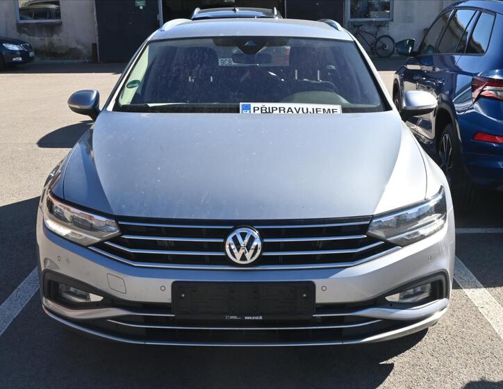 Volkswagen Passat 1