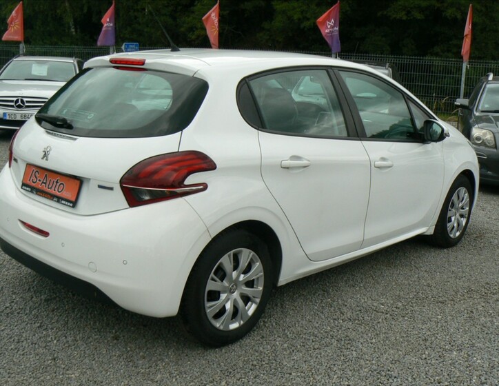 Peugeot 208 4