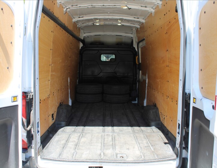 Ford Transit 28