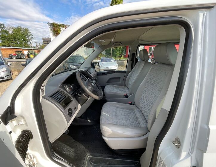 Volkswagen Transporter 9